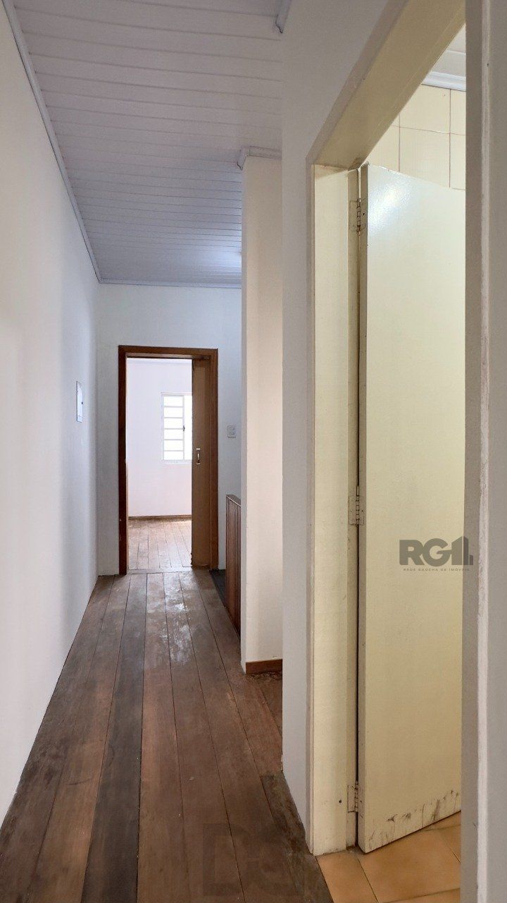 CASA COM 4 DORMITÓRIOS E PÁTIO COM CHURRASQUEIRA NO CENTRO HISTÓRICO — foto 37