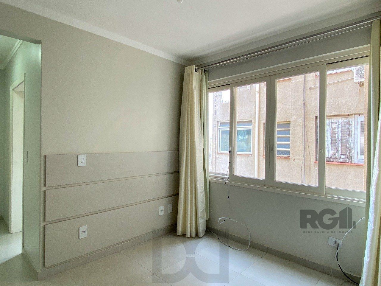 APARTAMENTO SEMIMOBILIADO COM PORTARIA NO CENTRO HISTÓRICO — foto 2