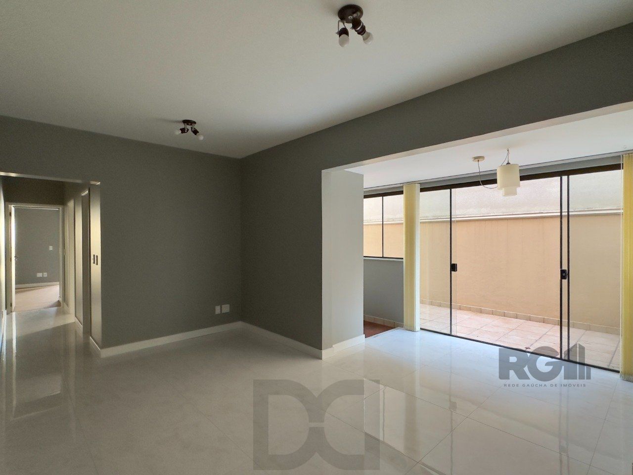 APARTAMENTO GARDEN, 2 DORMITÓRIOS E 1 VAGA DE GARAGEM COM ÓTIMA LOCALIZAÇÃO NO MOINHOS — foto 1