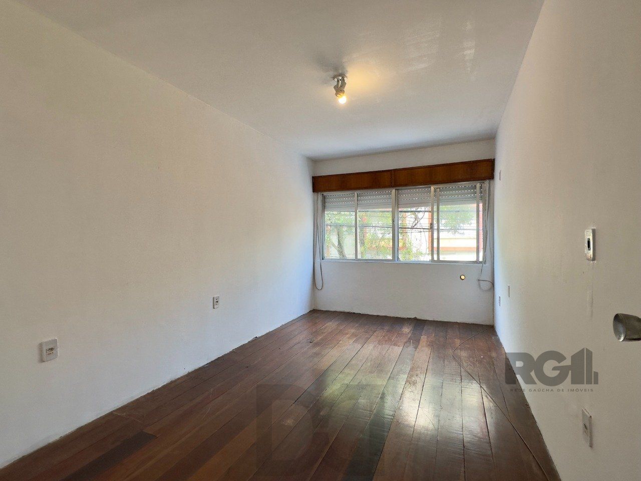 CASA COM 4 DORMITÓRIOS E PÁTIO COM CHURRASQUEIRA NO CENTRO HISTÓRICO — foto 27