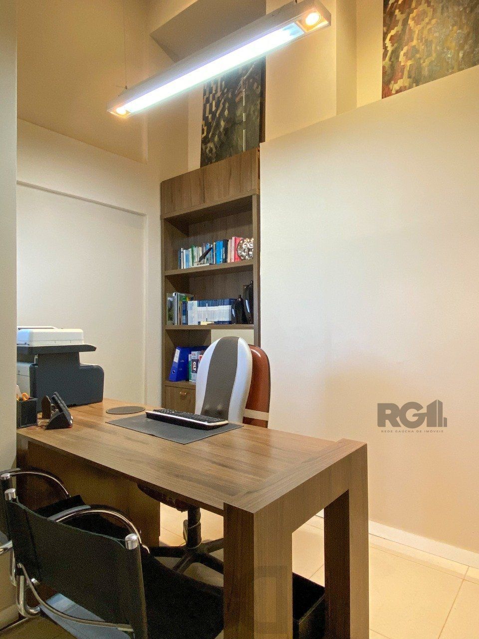 Sala mobiliada, com churrasqueira para happy hour e vista para o Guaíba — foto 39
