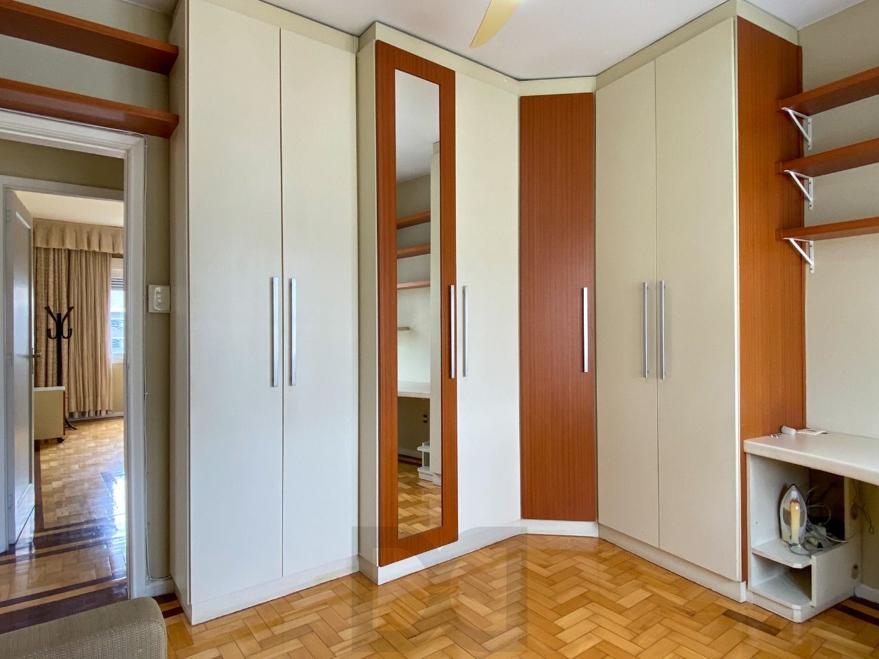 Apartamento 3 dormitórios, com linda vista, em frente ao Hospital de Clínicas — foto 26