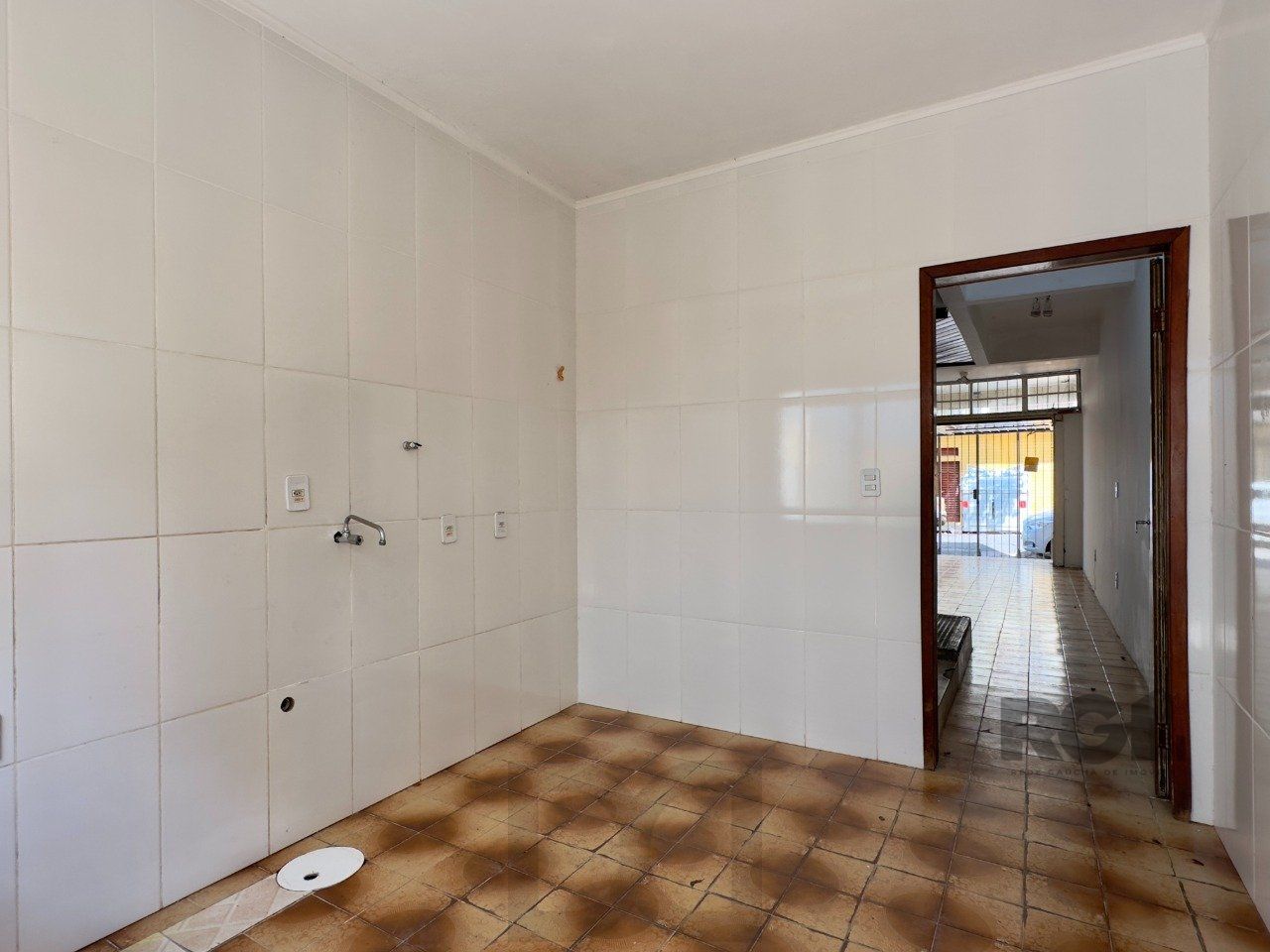 CASA COM 4 DORMITÓRIOS E PÁTIO COM CHURRASQUEIRA NO CENTRO HISTÓRICO — foto 11