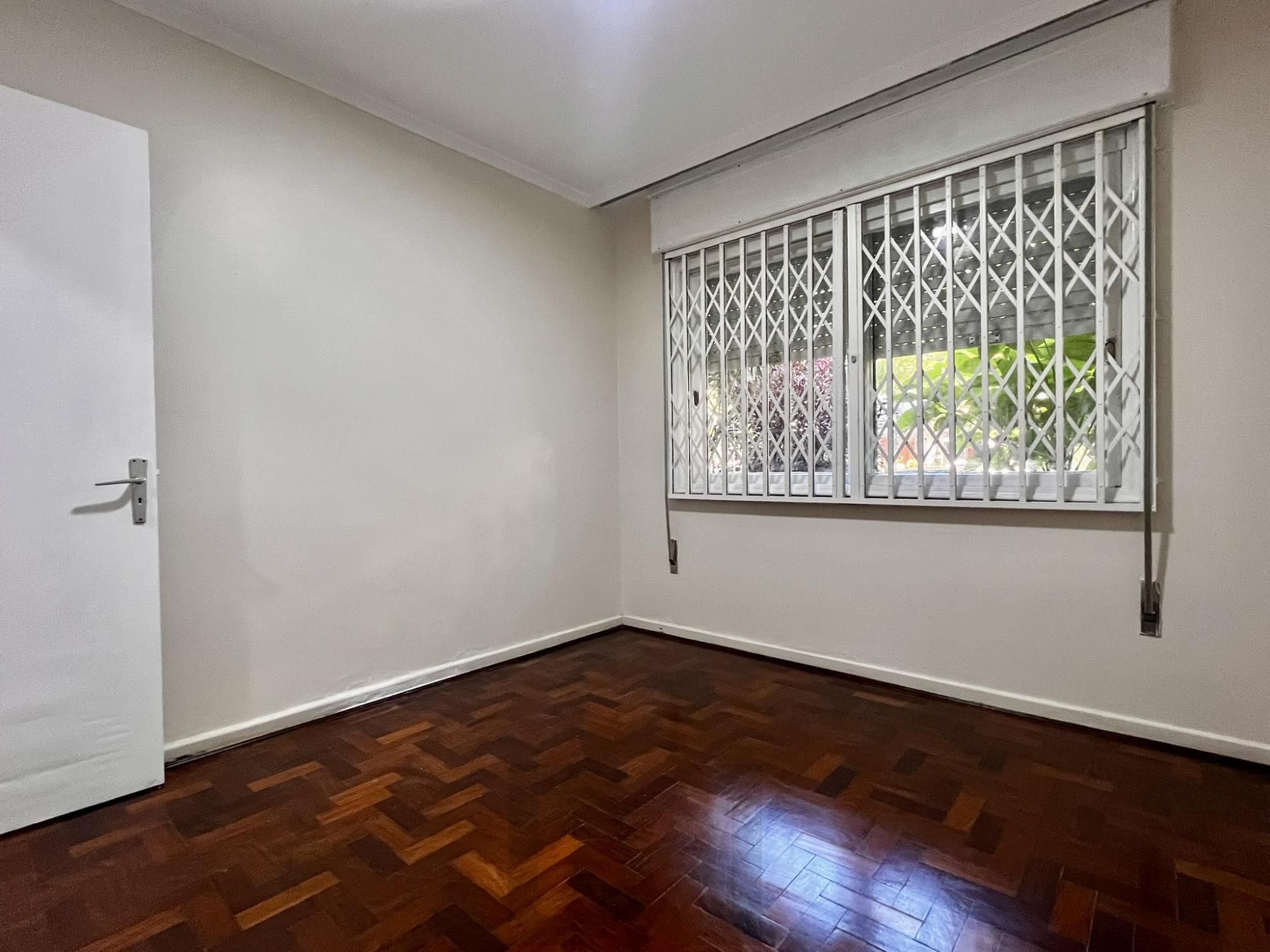 Apartamento térreo, 3 dormitórios com vaga de garagem — foto 9