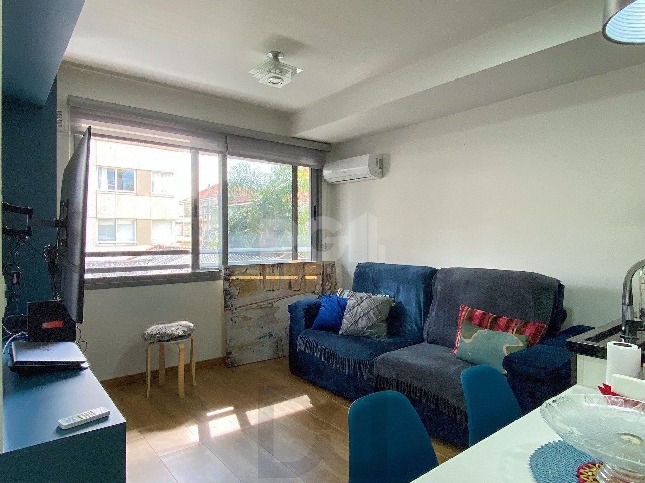 Apartamento em prédio premiado, totalmente montado, no miolo do Menino Deus — foto 1
