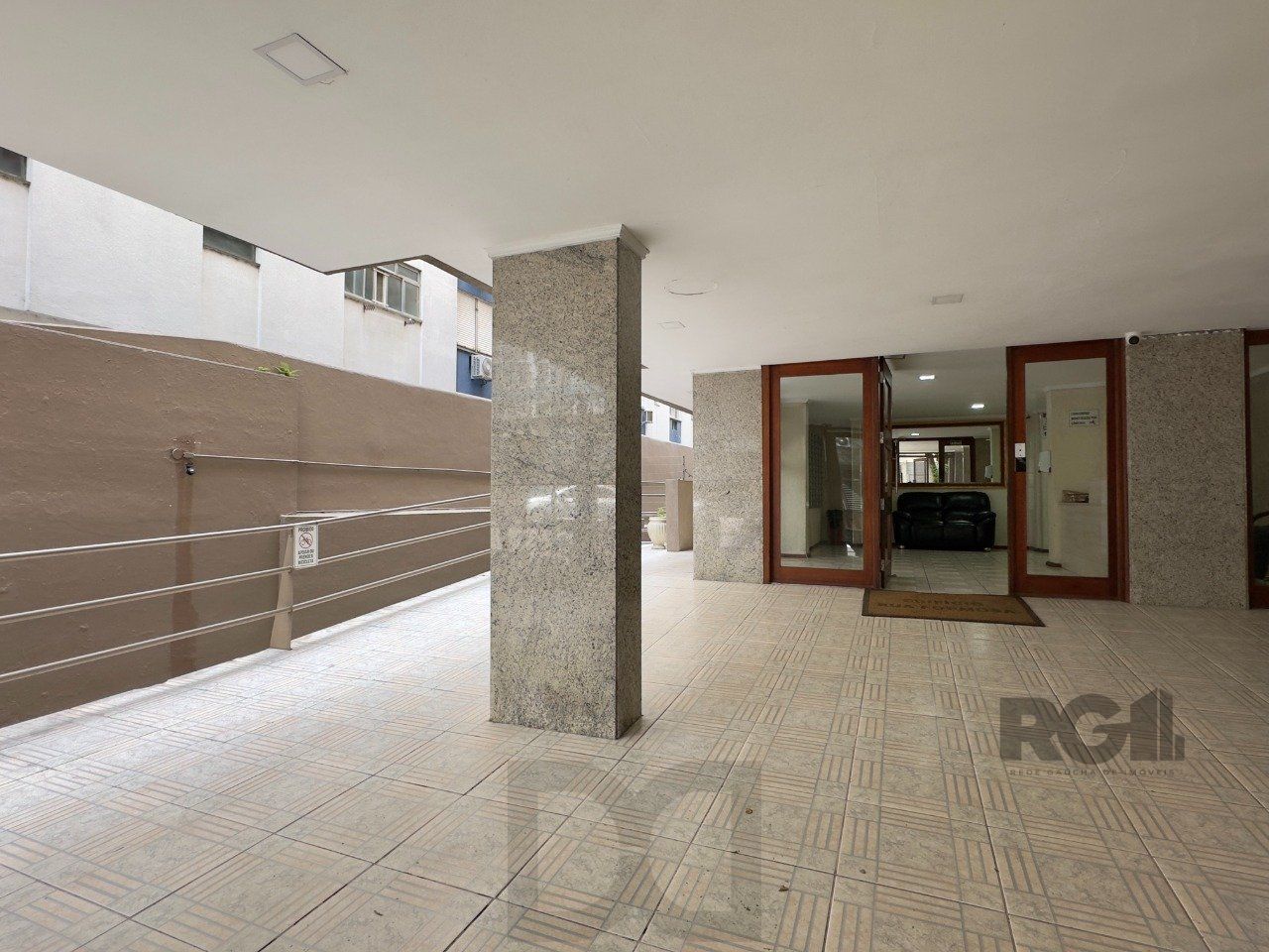 APARTAMENTO SEMIMOBILIADO COM ÓTIMA LOCALIZAÇÃO NO CENTRO HISTÓRICO — foto 20