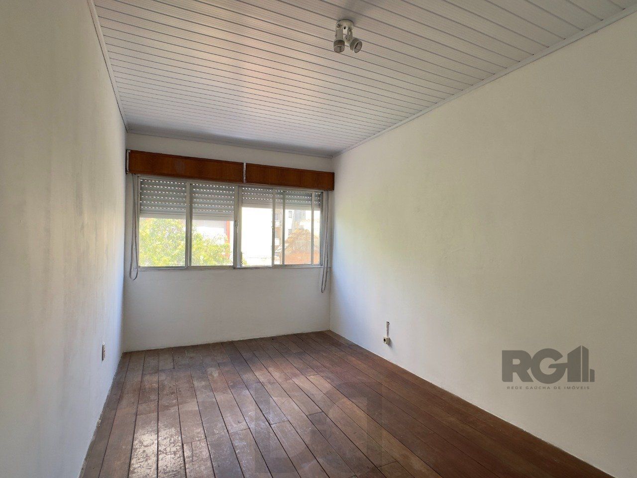 CASA COM 4 DORMITÓRIOS E PÁTIO COM CHURRASQUEIRA NO CENTRO HISTÓRICO — foto 34