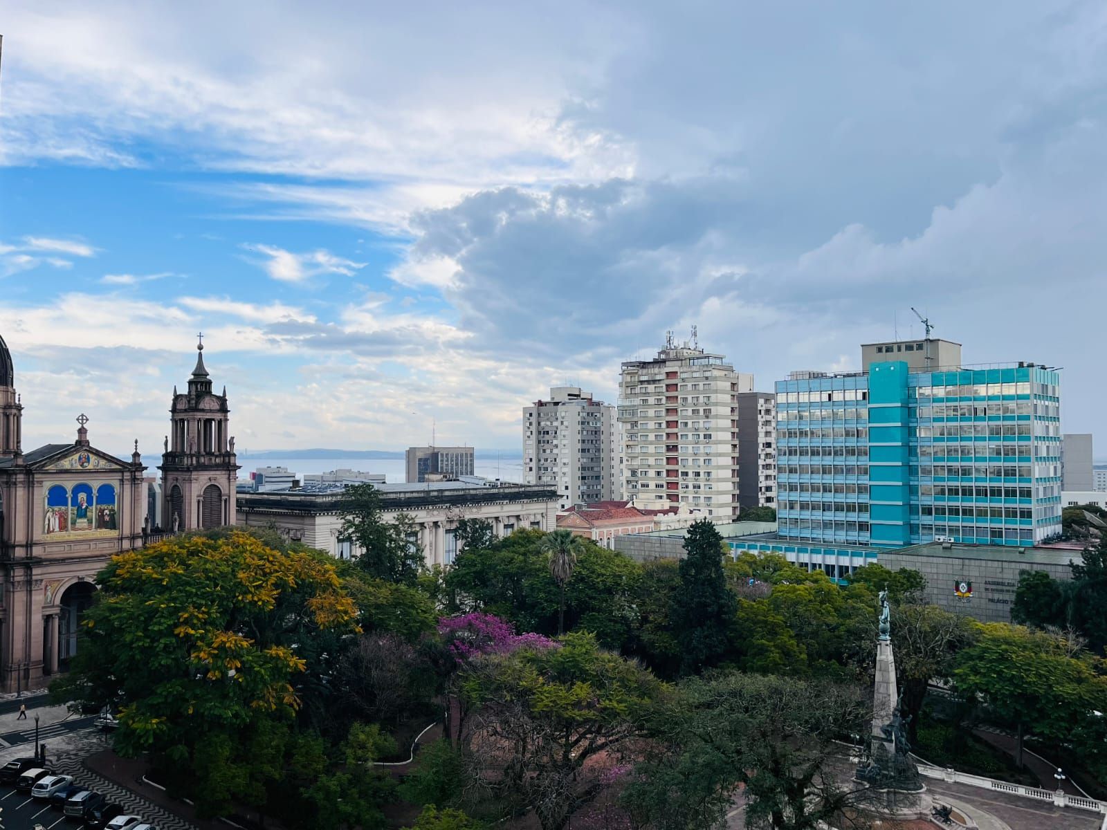APARTAMENTO 4 DORMITÓRIOS COM VISTA — foto 2