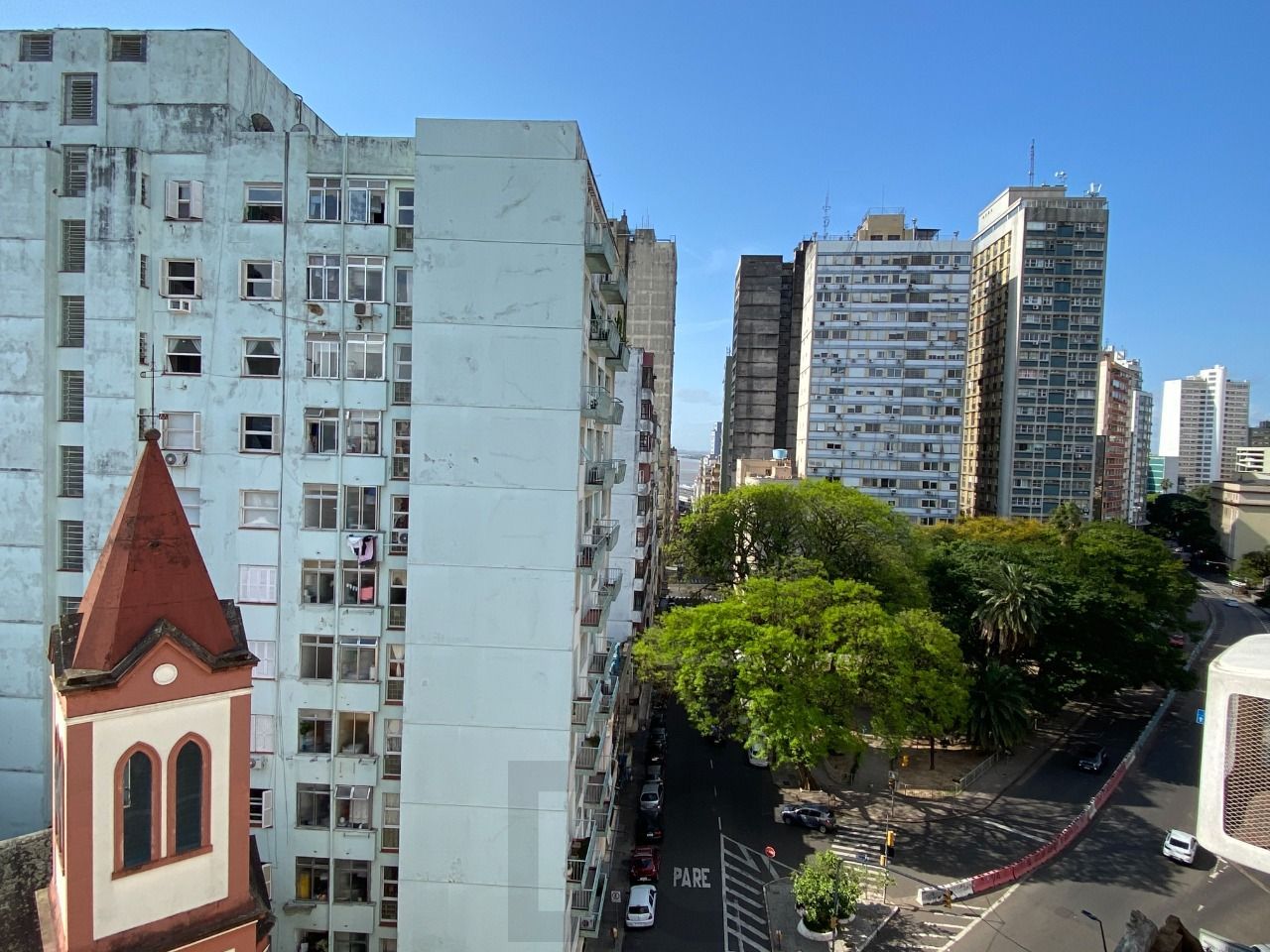 APARTAMENTO DE FRENTE, 1 DORMITÓRIO COM VAGA DE GARAGEM NA DUQUE — foto 16