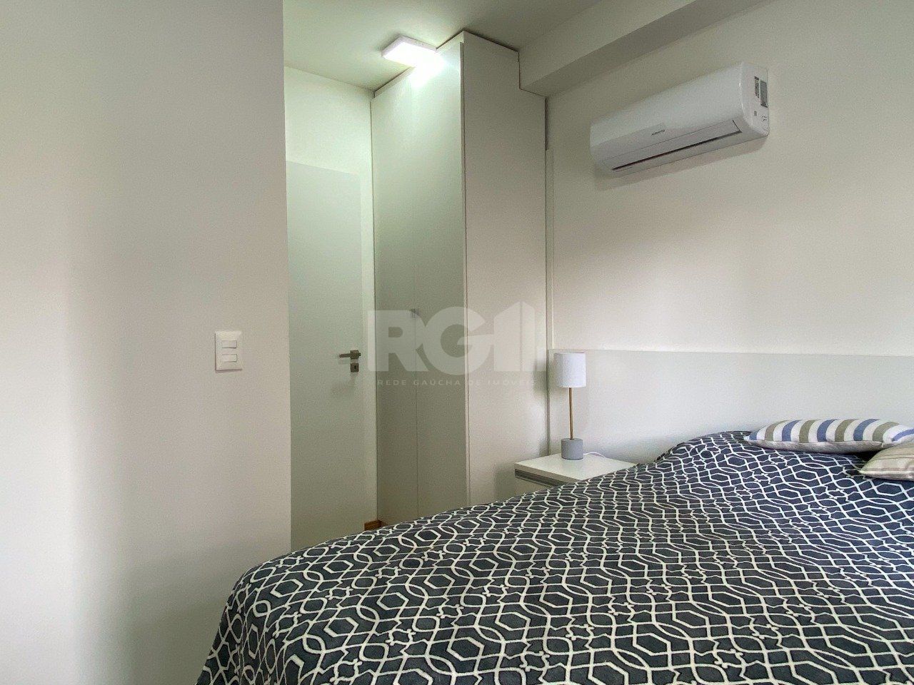 Apartamento em prédio premiado, totalmente montado, no miolo do Menino Deus — foto 14