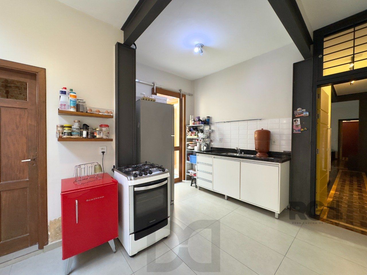 Apartamento garden semimobiliado de 2 dormitórios reformado no Bom Fim — foto 17
