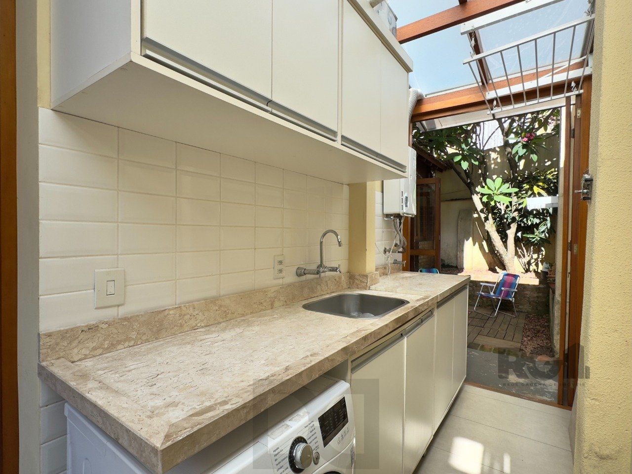 Apartamento garden semimobiliado de 2 dormitórios reformado no Bom Fim — foto 24