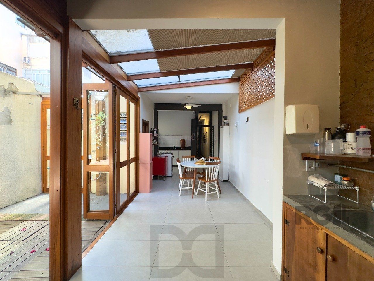 Apartamento garden semimobiliado de 2 dormitórios reformado no Bom Fim — foto 13