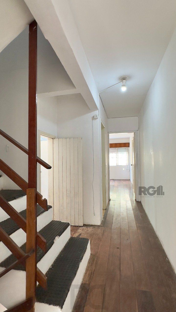 CASA COM 4 DORMITÓRIOS E PÁTIO COM CHURRASQUEIRA NO CENTRO HISTÓRICO — foto 25