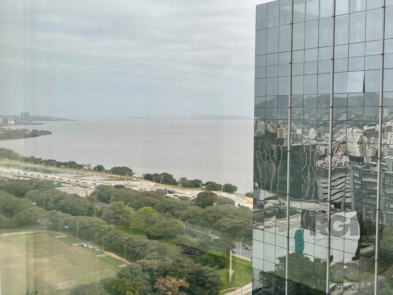 APARTAMENTO DE 38M² COM 1 DORMITÓRIO E 1 VAGA - BAIRRO PRAIA DE BELAS — foto 17