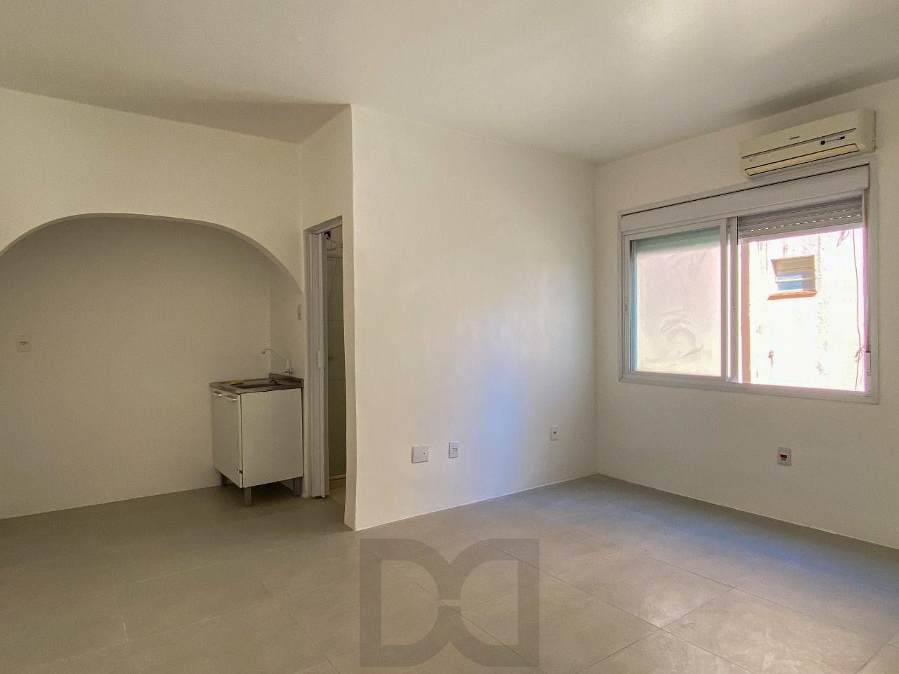 Studio com ótimo tamanho na Cidade Baixa — foto 1
