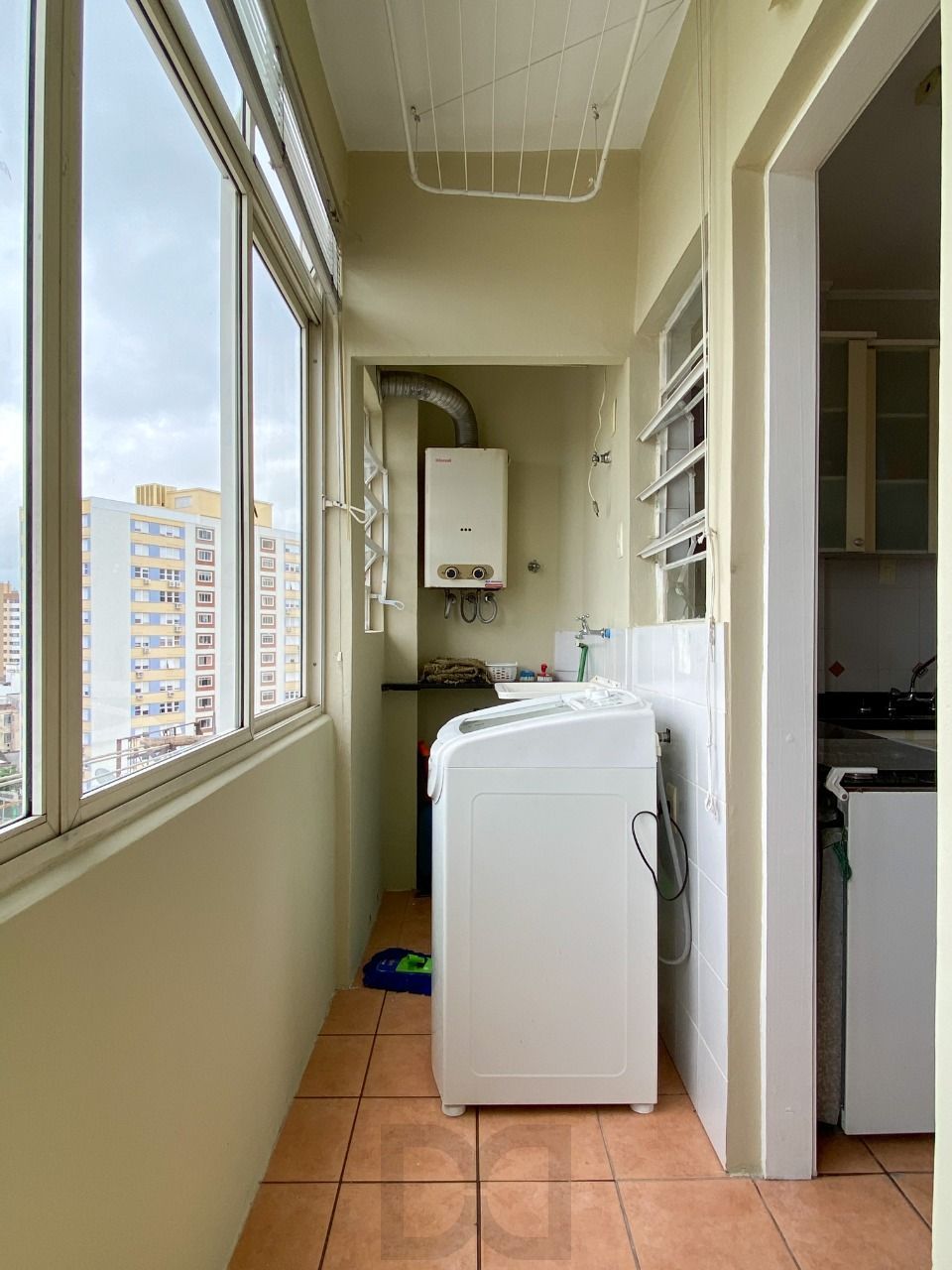 Apartamento 3 dormitórios, com linda vista, em frente ao Hospital de Clínicas — foto 17