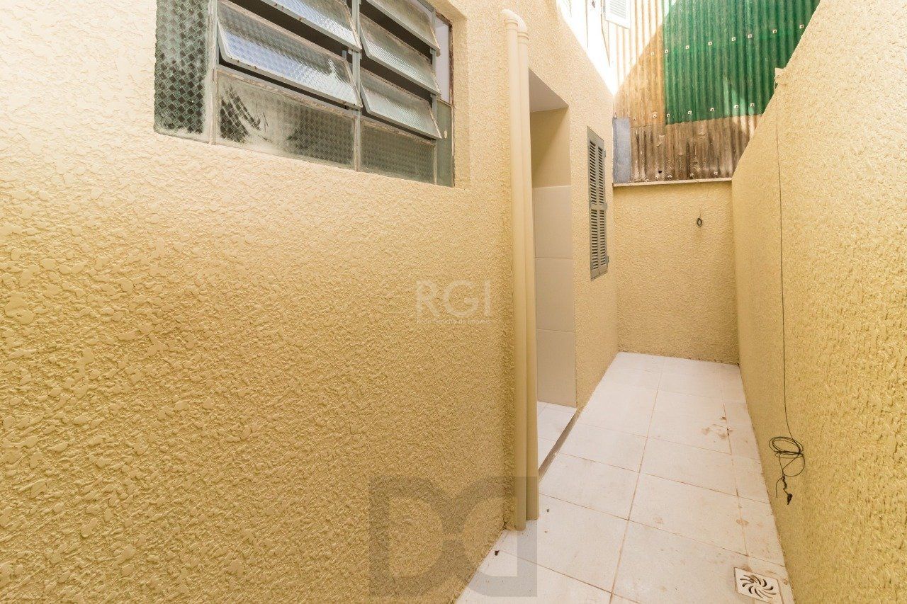 Apartamento para Venda - 85m², 3 dormitórios, 1 vaga - Bom Jesus — foto 2