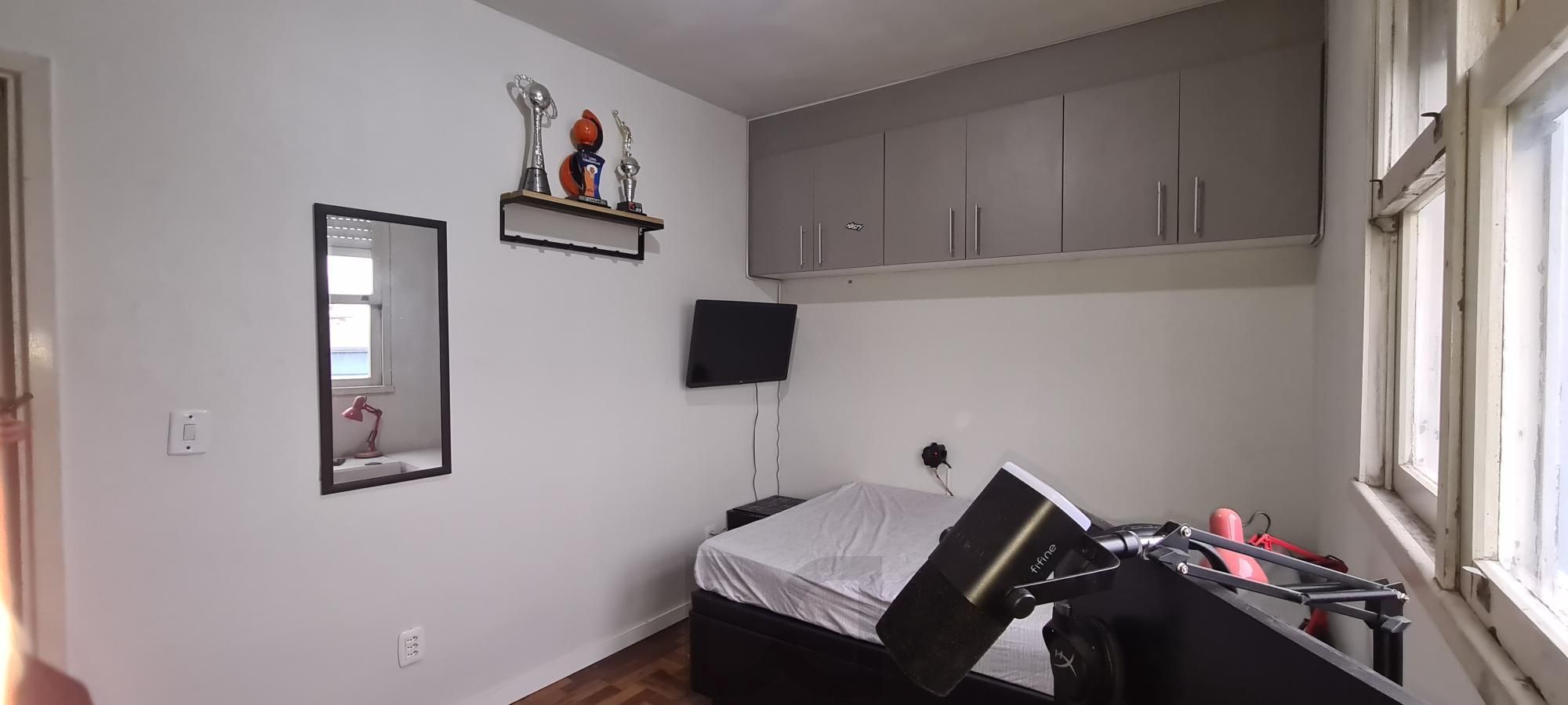 Apartamento de 2 dormitorios e vaga de garagem rotativa em Porto Alegre. — foto 14