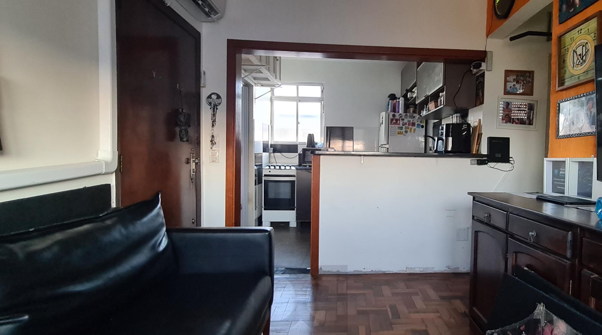 Apartamento de 2 dormitorios e vaga de garagem rotativa em Porto Alegre. — foto 4