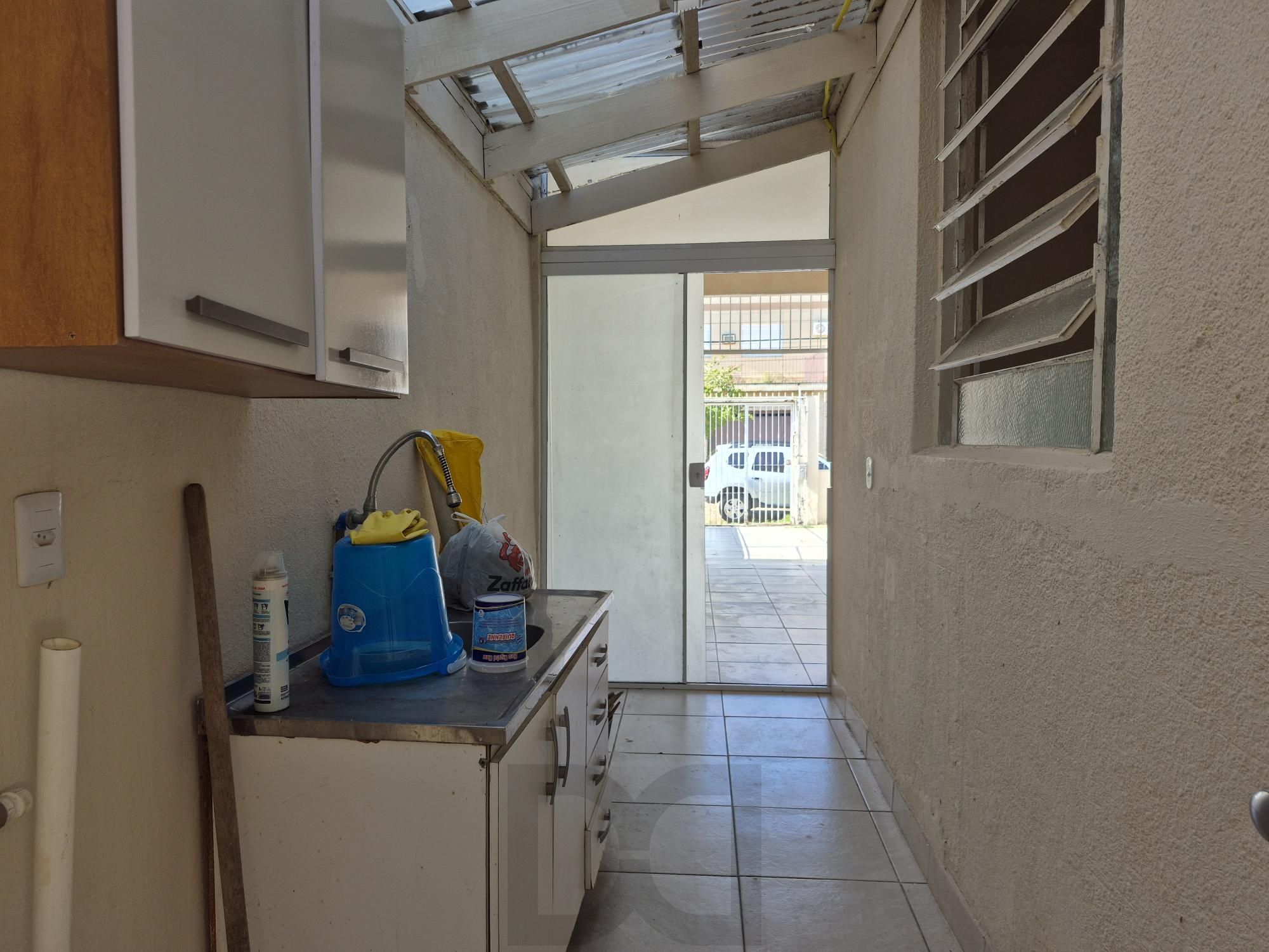 Casa Residencial de 4 Quartos com Piscina e Churrasqueira em Porto Alegre — foto 22