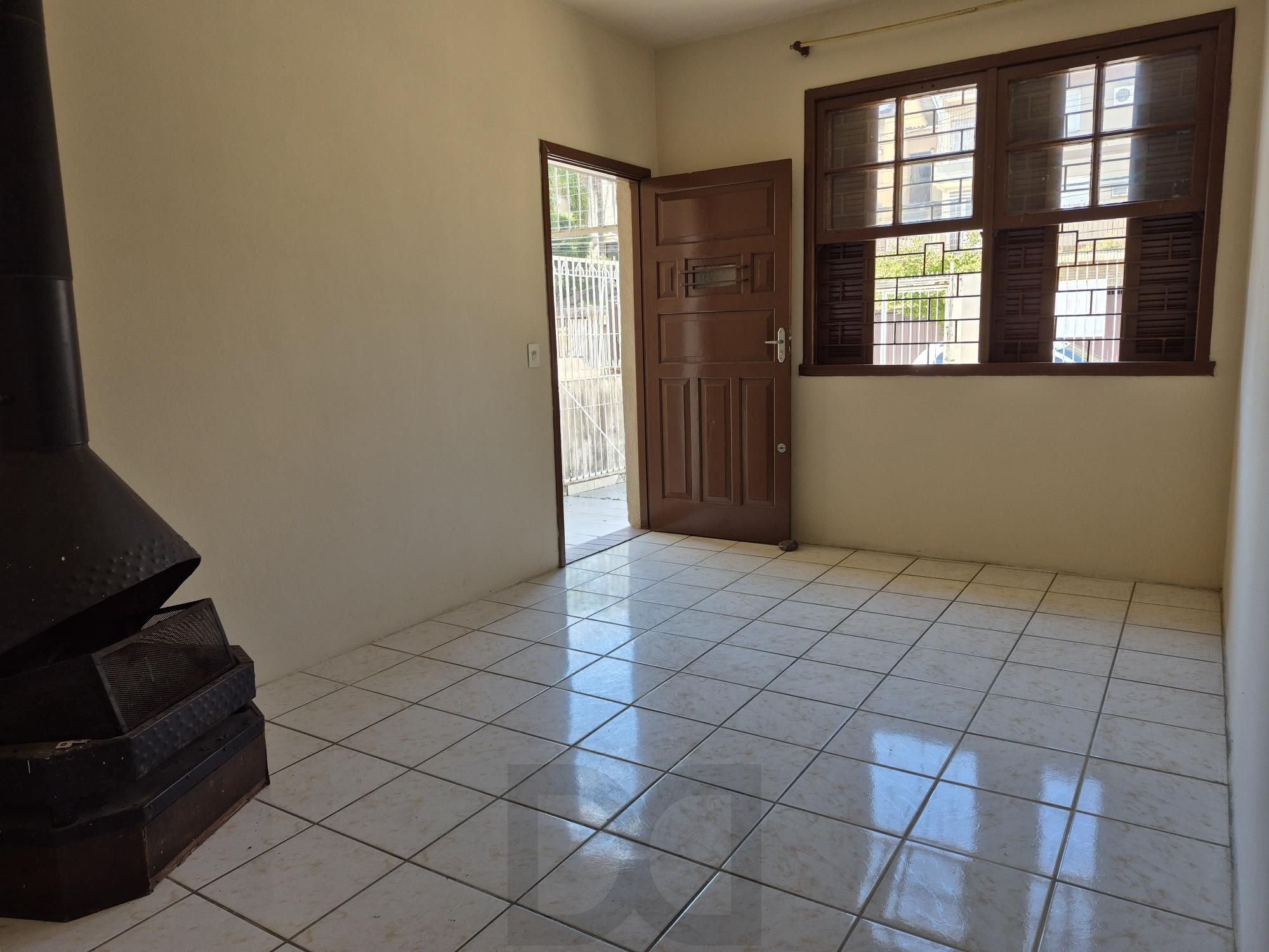 Casa Residencial de 4 Quartos com Piscina e Churrasqueira em Porto Alegre — foto 4