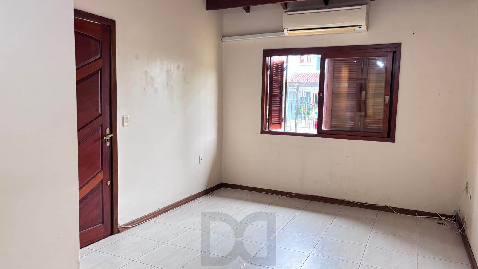 Casa térrea com 3 dormitórios, salão de festas com churrasqueira e 2 vagas de garagem. — foto 7