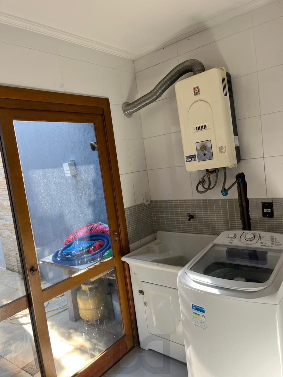 Sobrado triplex com piscina no Loteamento Nova Ipanema — foto 14