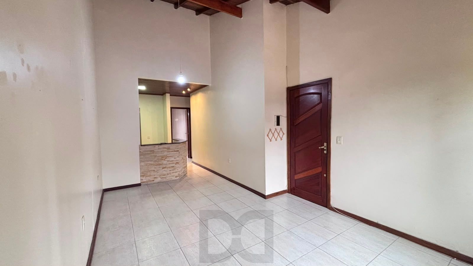 Casa térrea com 3 dormitórios, salão de festas com churrasqueira e 2 vagas de garagem. — foto 8