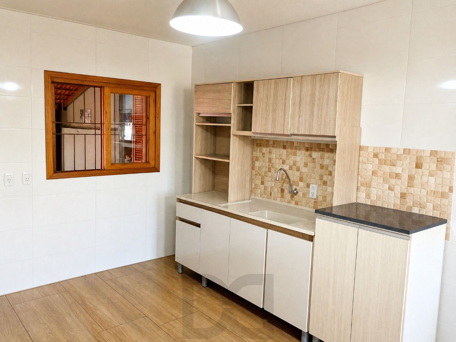 Casa dois quartos com suíte na Hipica 175m — foto 2