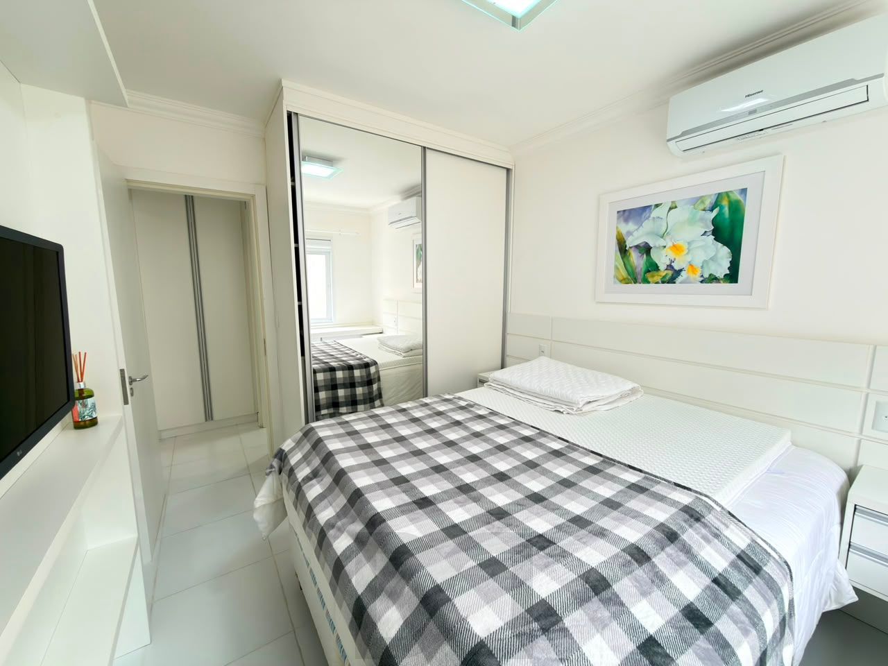 1 Dorm Mobiliado Menino Deus - Vaga Camioneta - Pronto para Airbnb". — foto 7