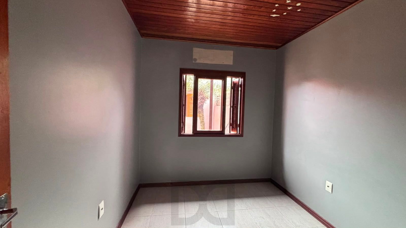 Casa térrea com 3 dormitórios, salão de festas com churrasqueira e 2 vagas de garagem. — foto 11