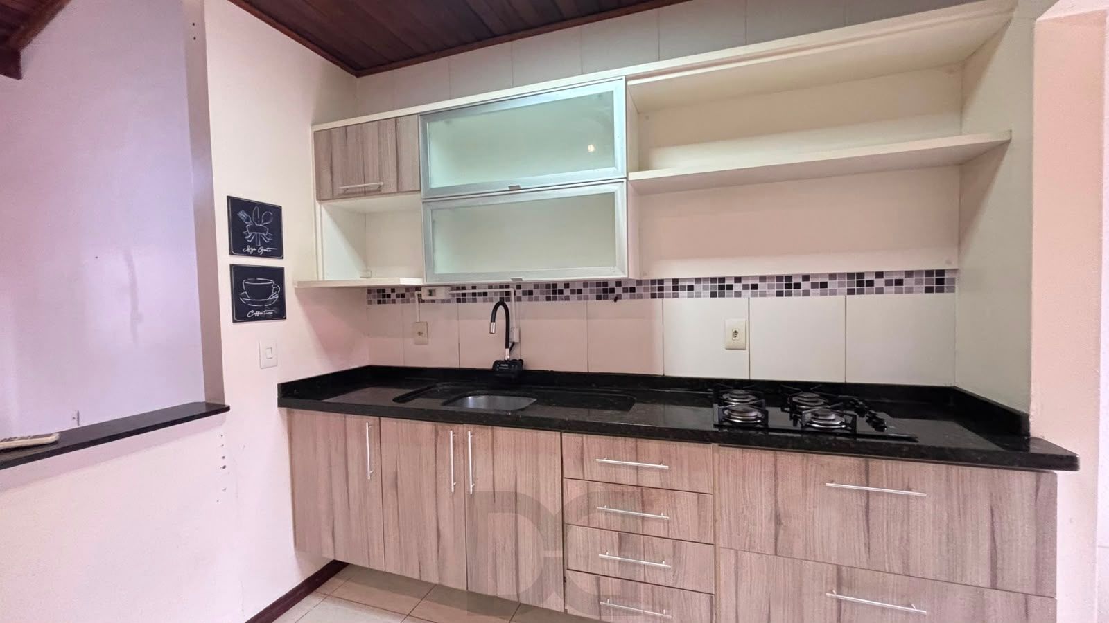 Casa térrea com 3 dormitórios, salão de festas com churrasqueira e 2 vagas de garagem. — foto 10