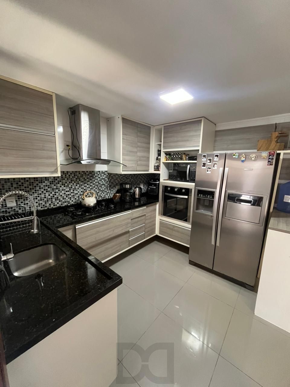 Sobrado triplex com piscina no Loteamento Nova Ipanema — foto 7