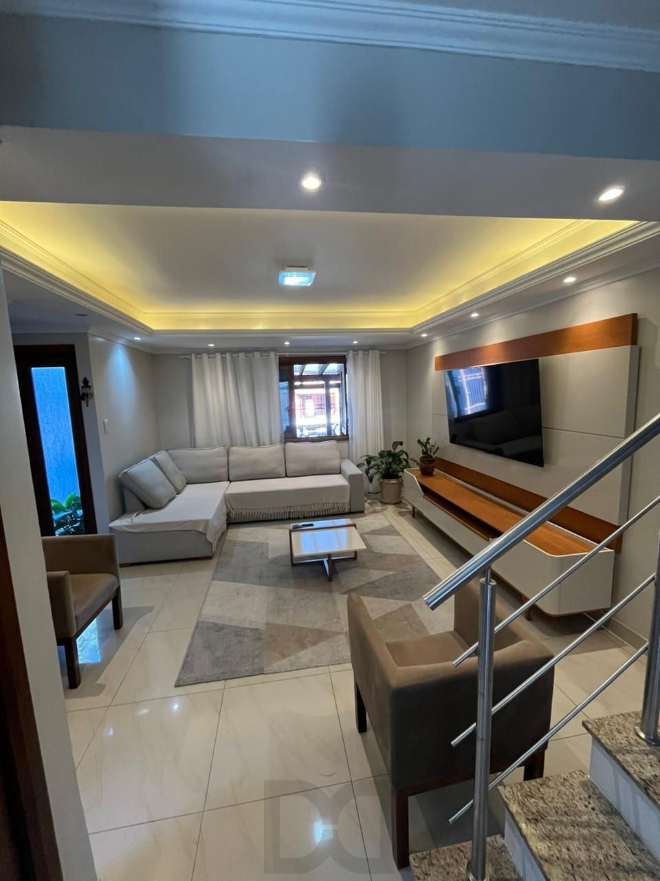 Sobrado triplex com piscina no Loteamento Nova Ipanema — foto 3
