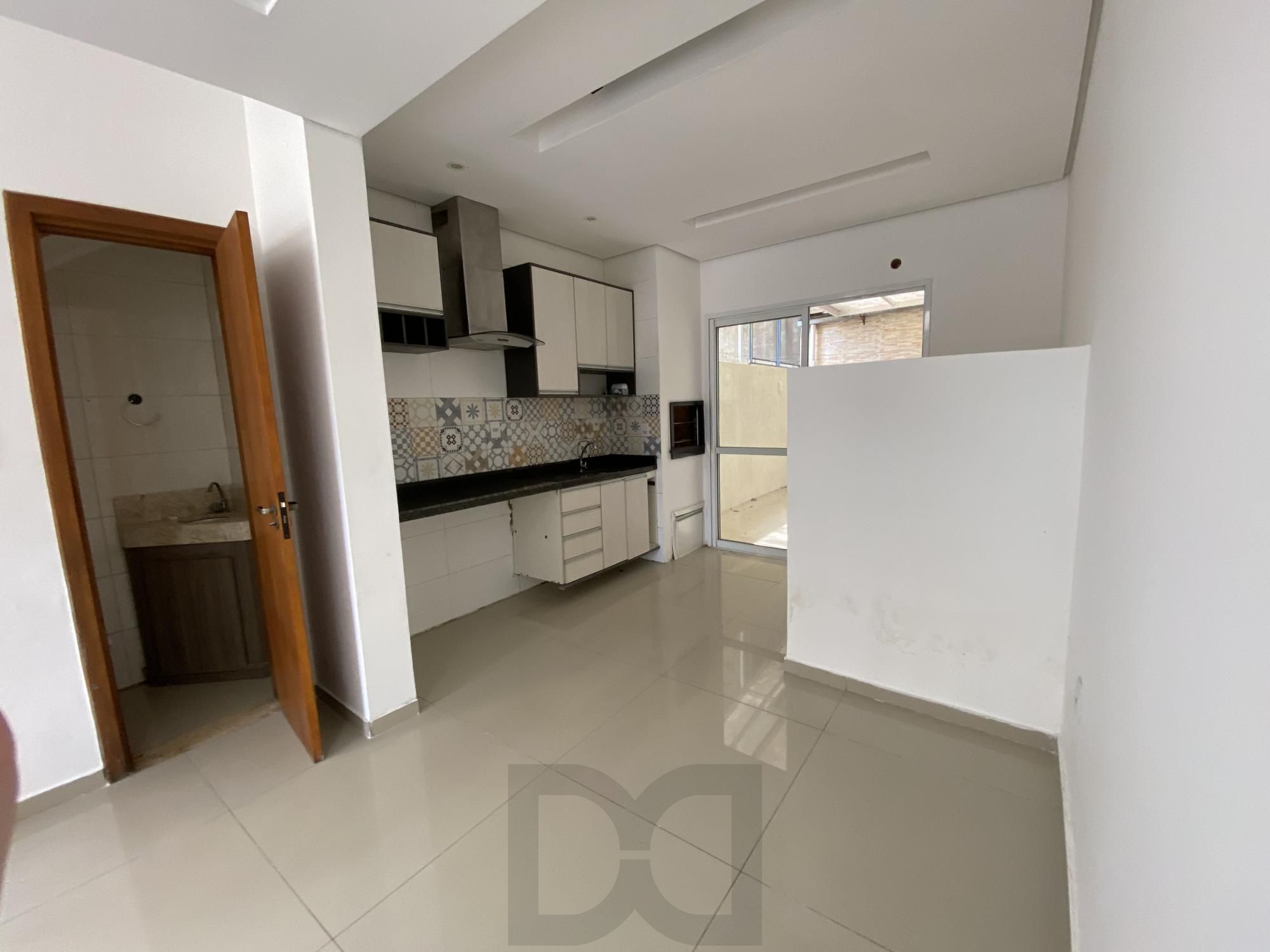 Sobrado com 2 Suítes, Sacada e Pátio com Teto Retrátil — foto 5