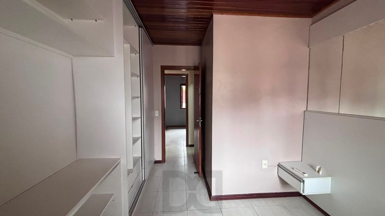Casa térrea com 3 dormitórios, salão de festas com churrasqueira e 2 vagas de garagem. — foto 15