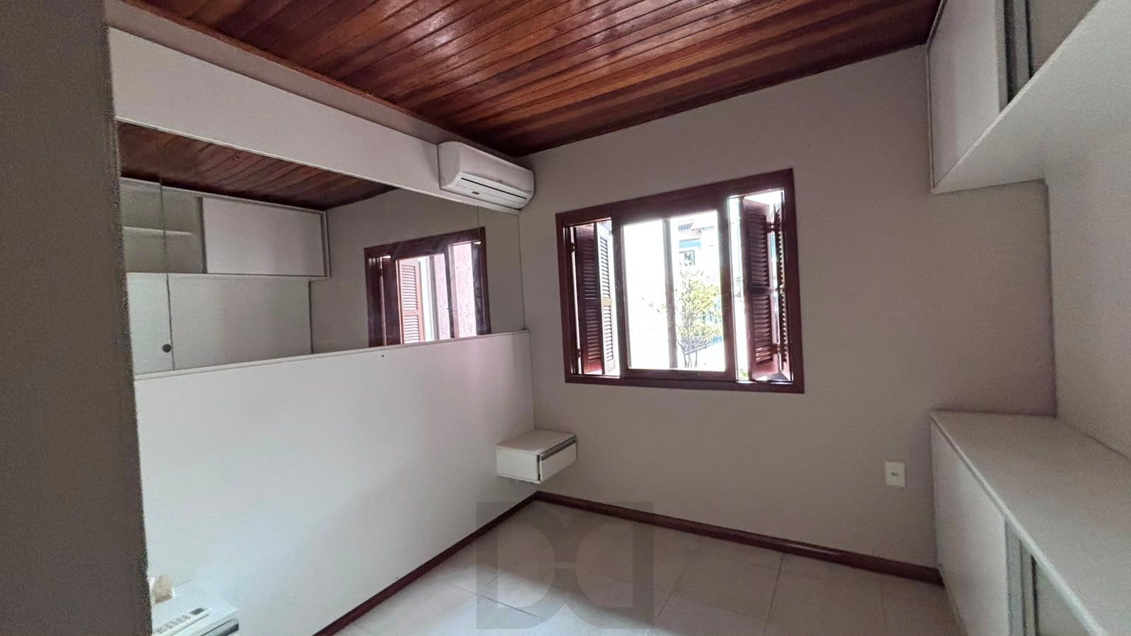 Casa térrea com 3 dormitórios, salão de festas com churrasqueira e 2 vagas de garagem. — foto 14