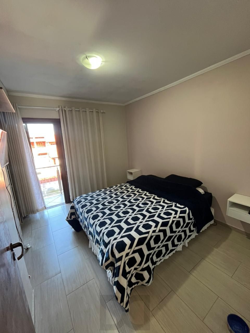 Sobrado triplex com piscina no Loteamento Nova Ipanema — foto 17