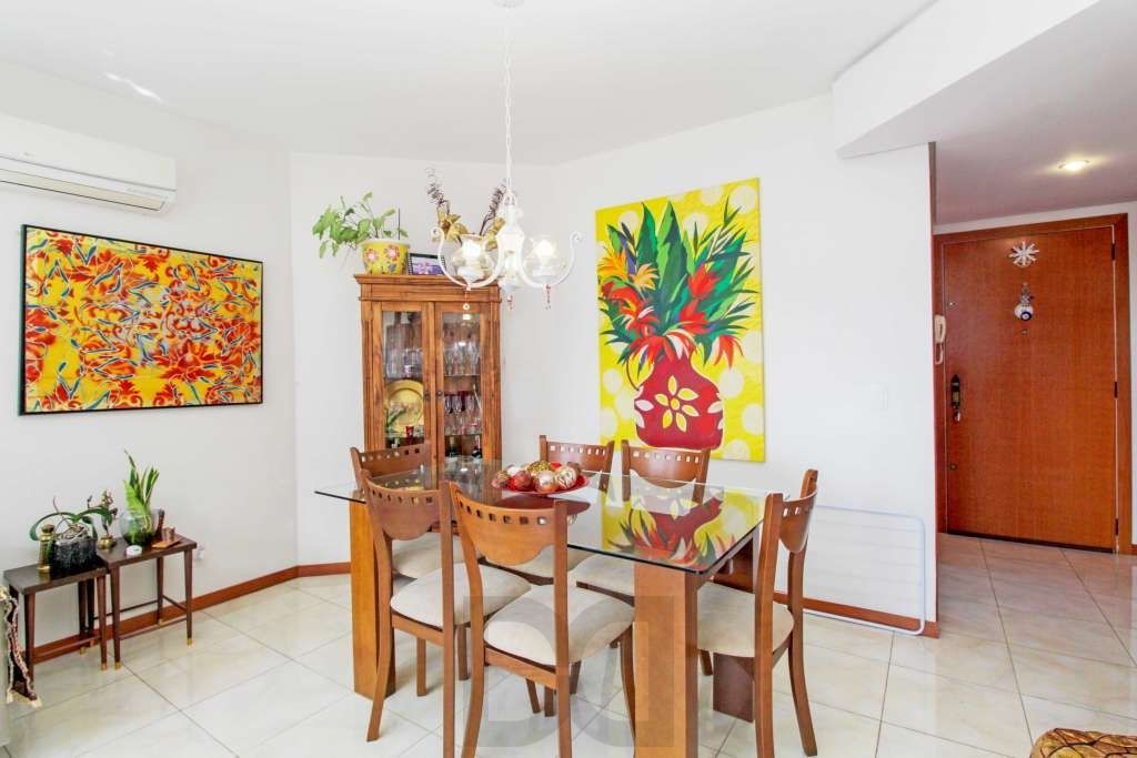 Apartamento 3 Dormitórios com Suíte, Churrasqueira e Excelente Vista Petrópolis — foto 8