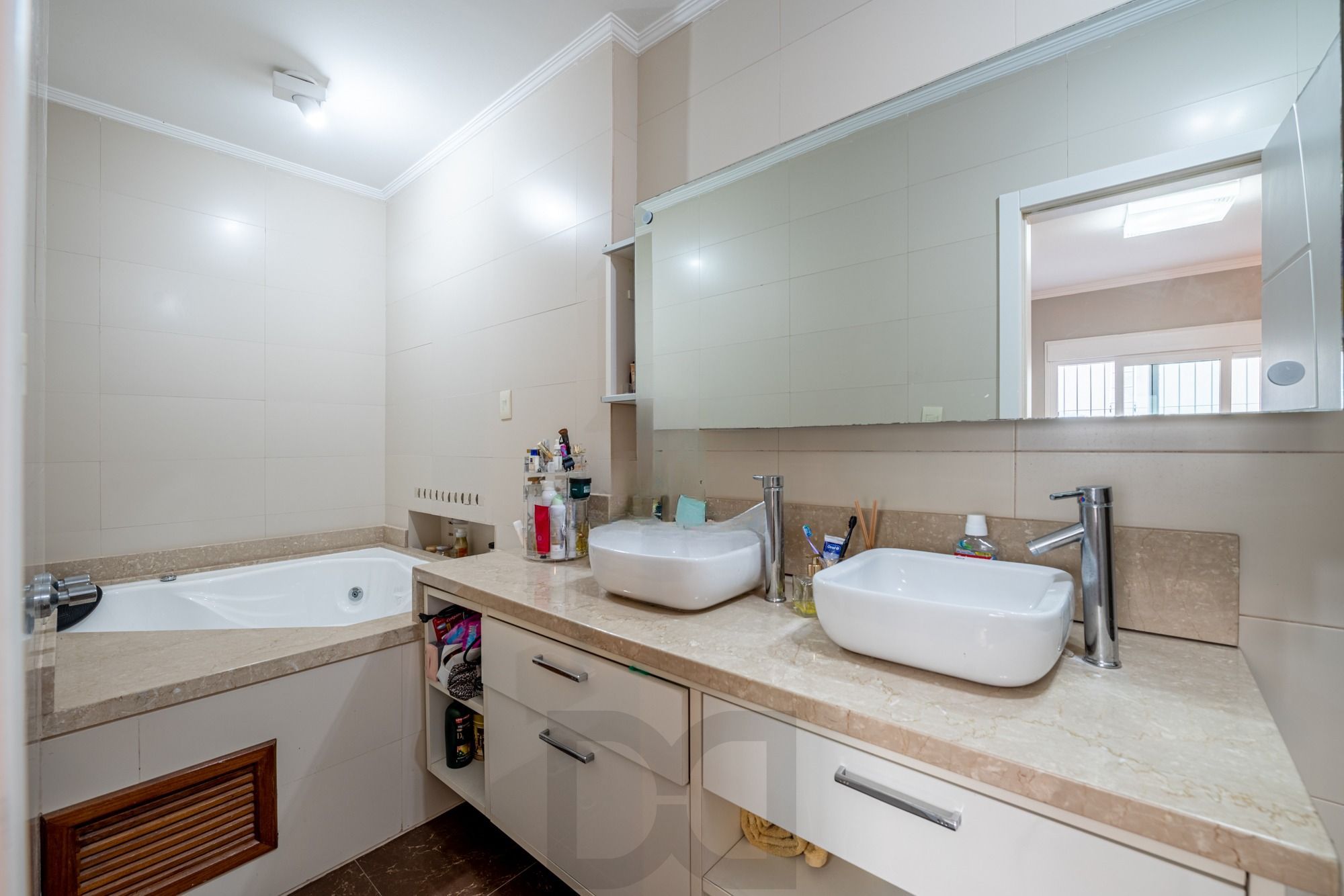 Casa com 357m² e 4 dormitórios, 3 suítes, 3 vagas — foto 26