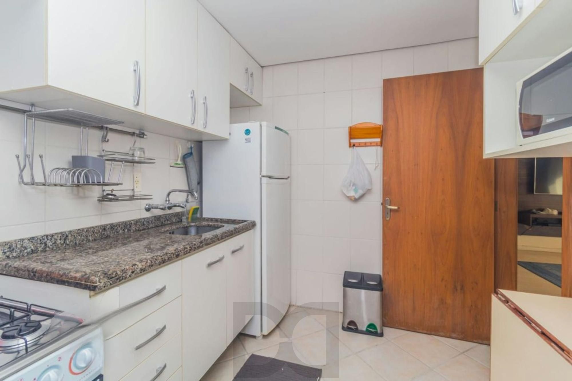 Apartamento de 2 dormitórios no bairro Petrópolis — foto 8