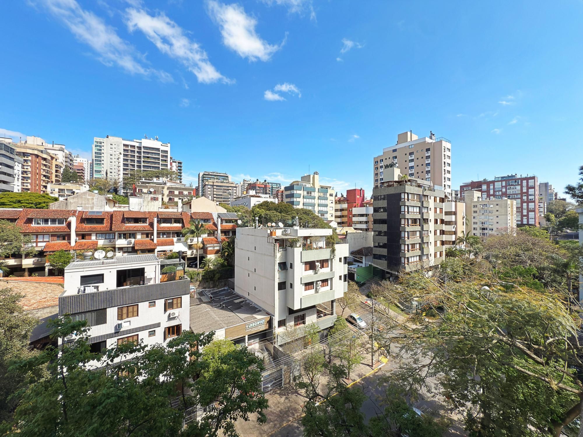 Apartamento semimobiliado 142m² no Mont'Serrat — suíte com closet e 2 vagas — foto 33