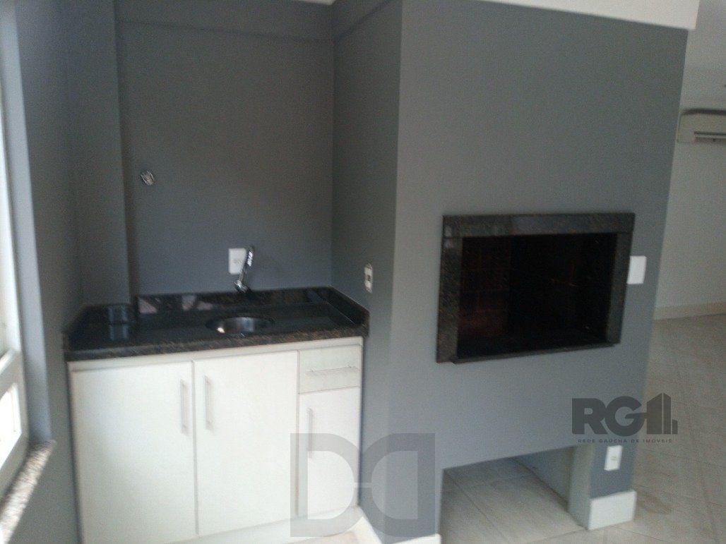 Vende prédio com 3 apartamentos, 9 dormitórios, 3 suíte, 3 salas amplas com churrasqueira, box 8 vaga coberta, 479 m² por R$ 2.150.000,00- São João - Porto Alegre/RS — foto 51