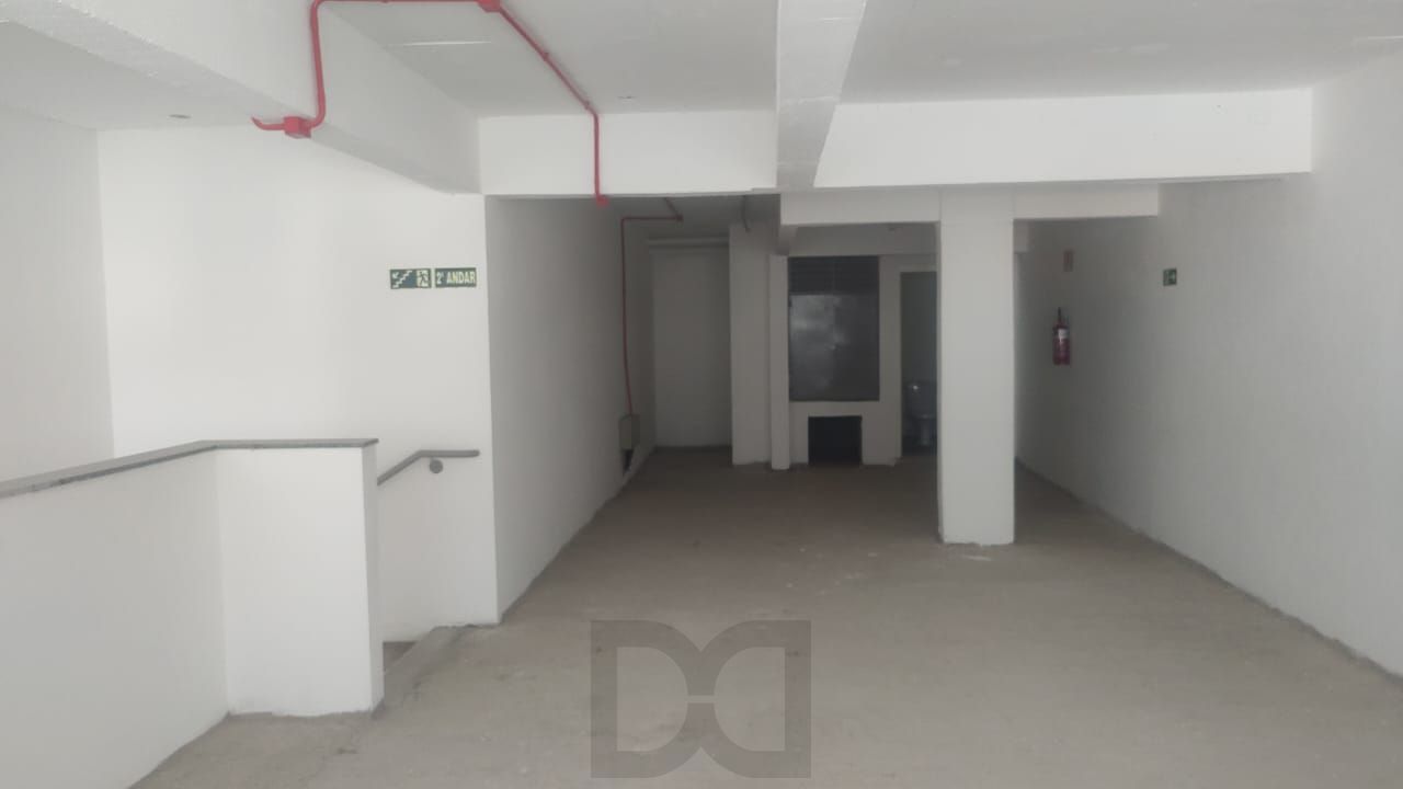 Vende loja ,com mezanino 180m², 2 banheiros — foto 28