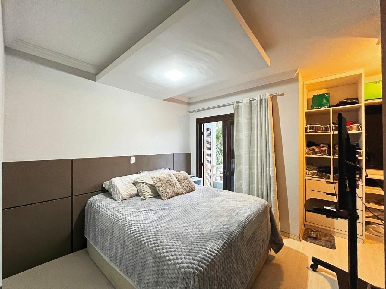 Excelente casa a venda com 3 dormitórios no bairro Tristeza em Porto Alegre. — foto 22