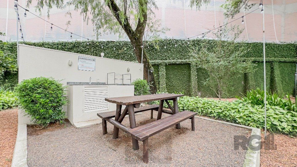 Apartamento a venda no bairro Passo da Areia com dois dormitórios. — foto 25