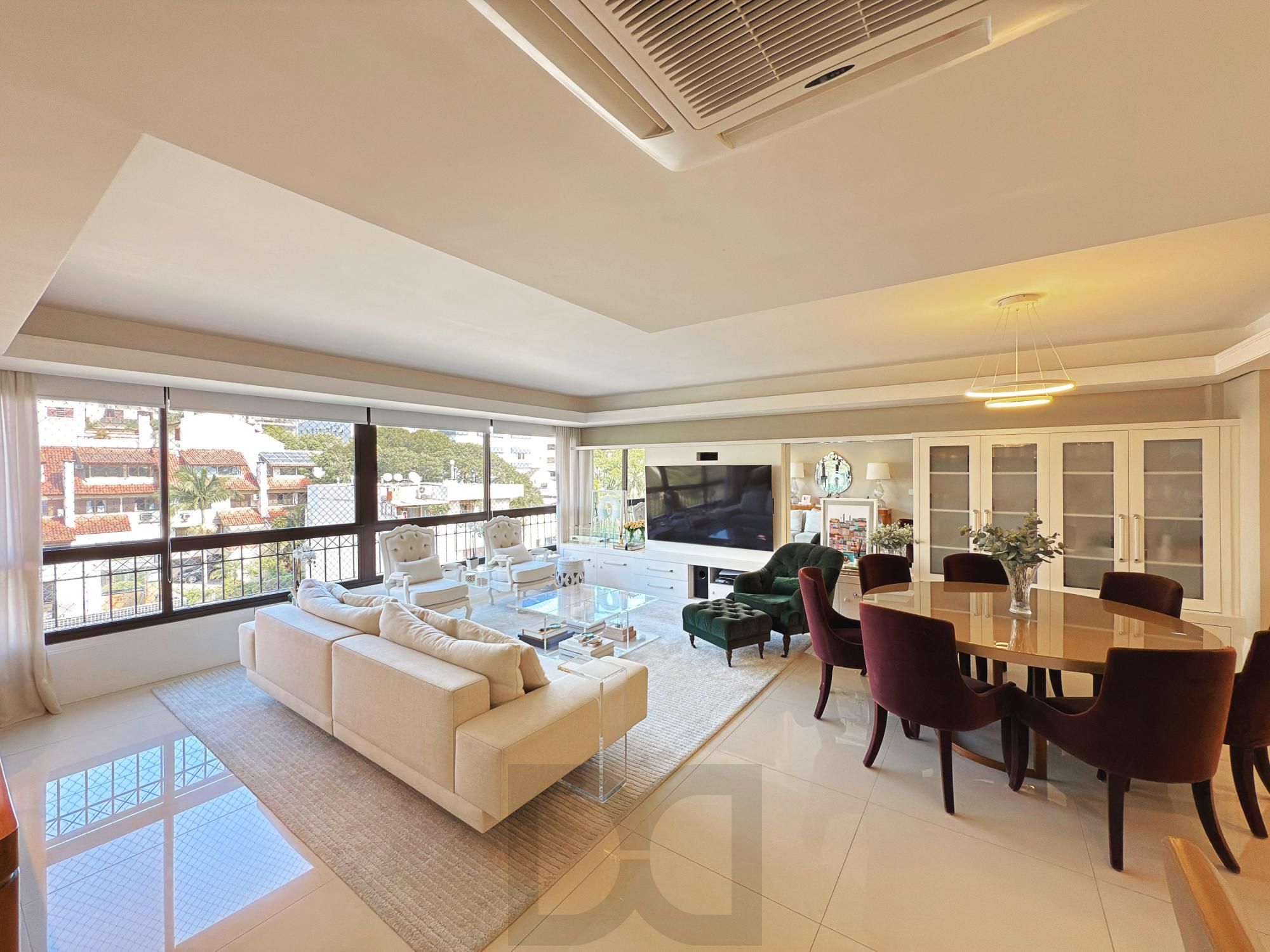 Apartamento semimobiliado 142m² no Mont'Serrat — suíte com closet e 2 vagas — foto 1