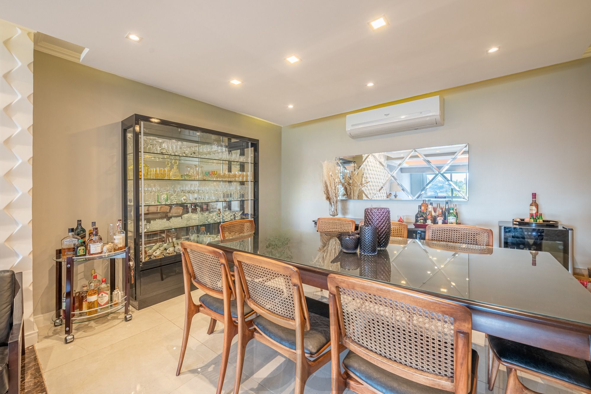 Casa com 357m² e 4 dormitórios, 3 suítes, 3 vagas — foto 4