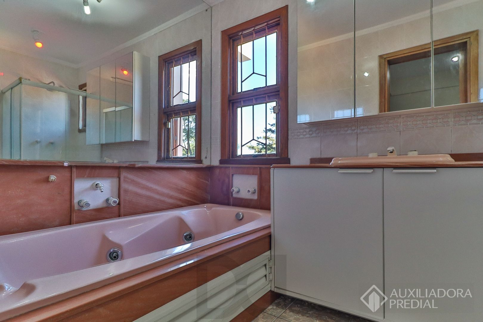Excelente casa com 5 dormitórios no bairro Cristal — foto 10